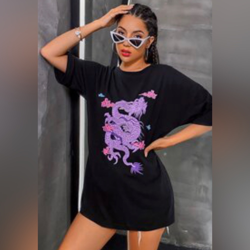 Shein black oversized tee with purple Chinese dragon size:M never worn,No tags